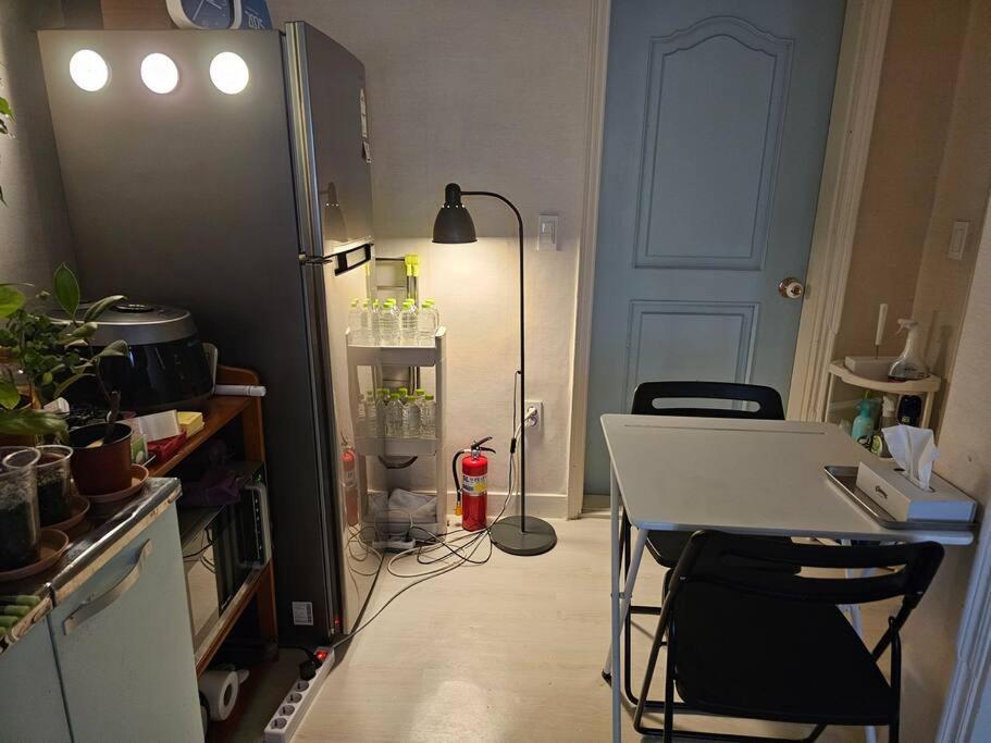 Villa Hongdae, 10mins To Hapjeong Station, Mangwon Station, 2 3 Beds, Max 5pax Seoul